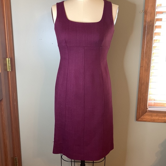 EUC Ann Taylor 100% wool Fitted sleeveless dress size 4 Empire waist full lined. - Picture 2 of 7
